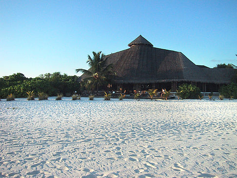 Foto Der weiße Sandstrand der Malediven - 